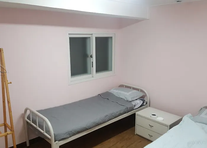 Seochon Lighthouse - Hostel